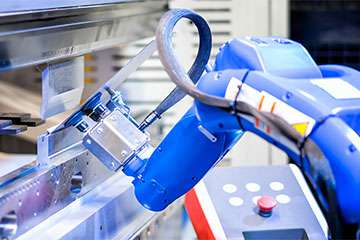 钣金行业资讯-采用机器人钣金折弯，钣金加工行业已经不再需要大批量的尺寸来使用机器人折弯机-长沙兴辉虚拟现实应用有限公司