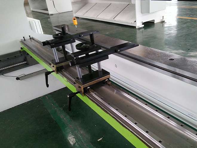 介绍钣金加工数控折弯机技巧-长沙兴辉虚拟现实应用有限公司